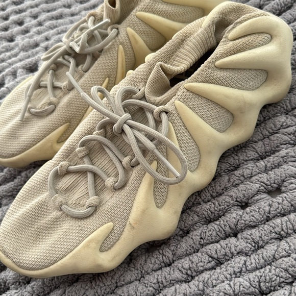 Yeezys great condition 11.5 - Picture 3 of 6